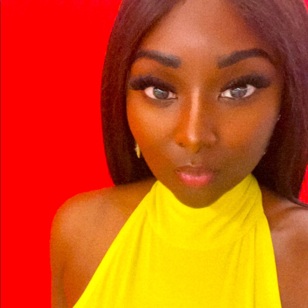 Meet your Posher, Isata
